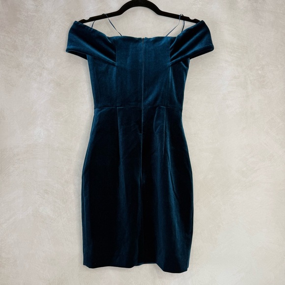 NWT Nicholas Off Shoulder Velvet Mini Dress - Picture 6 of 9